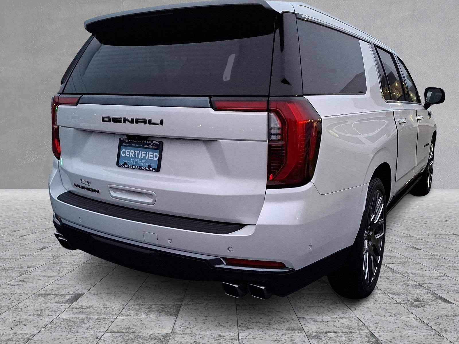 Certified 2025 GMC Yukon XL Denali Ultimate w/ LPO, Illumination Package image 10