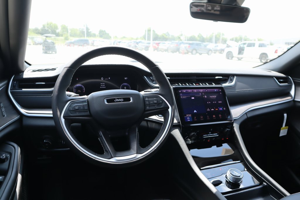 New 2025 Jeep Grand Cherokee L Limited w/ Black Appearance Package image 2
