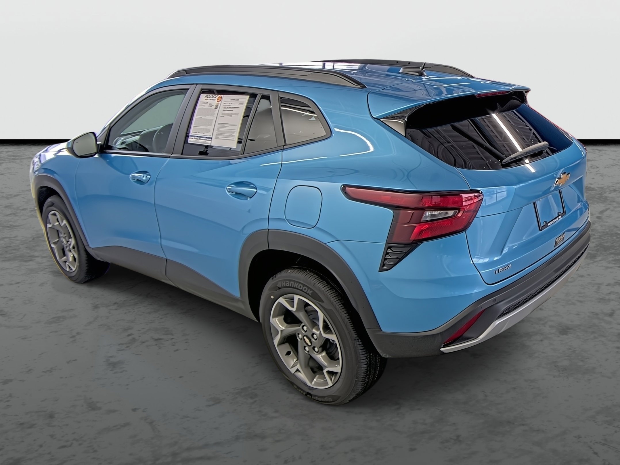 Used 2025 Chevrolet Trax LT w/ Driver Confidence Package image 11