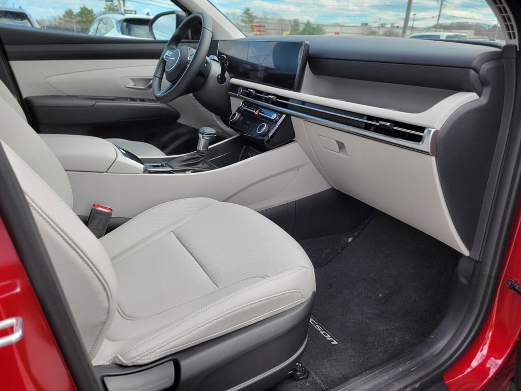 Used 2026 Hyundai Tucson SEL image 9
