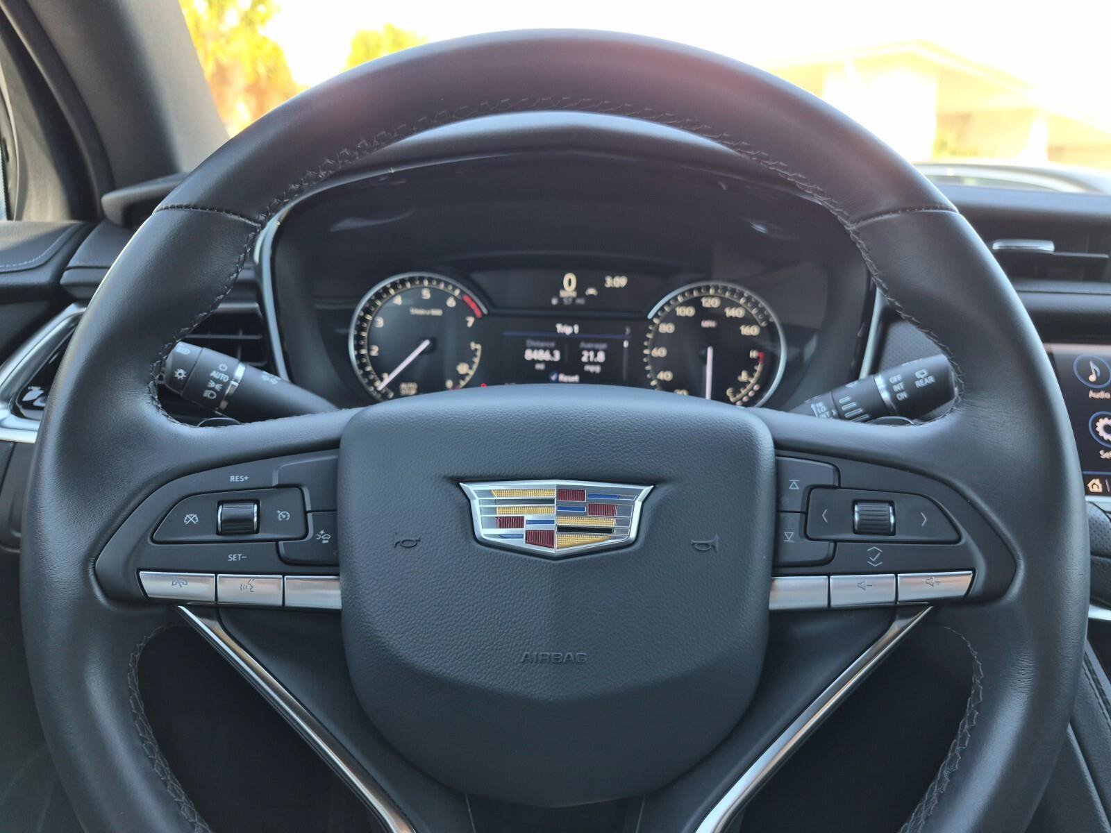 Used 2025 Cadillac XT6 Luxury FWD image 25