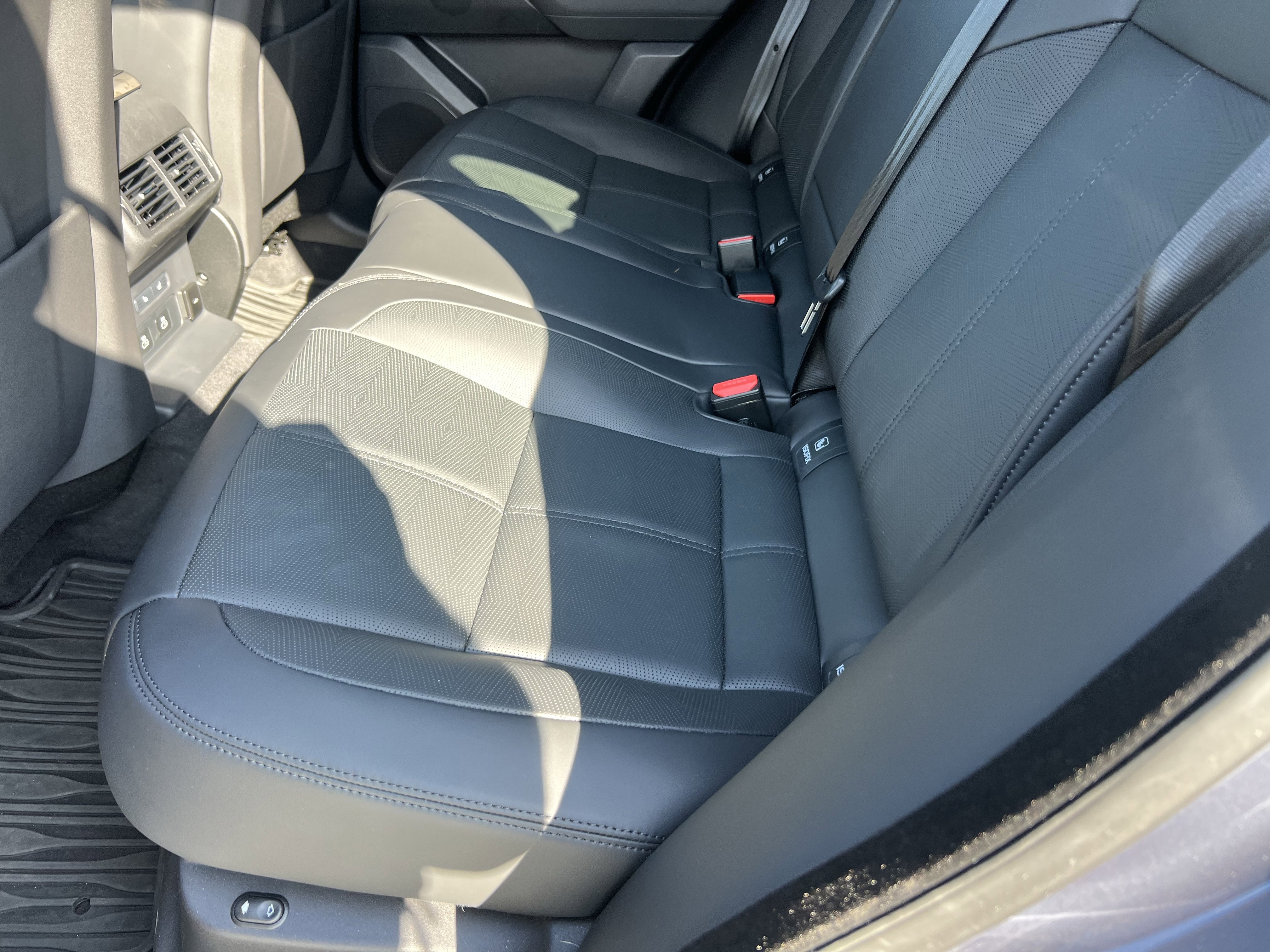 Used 2024 Land Rover Range Rover Velar Dynamic HSE image 33