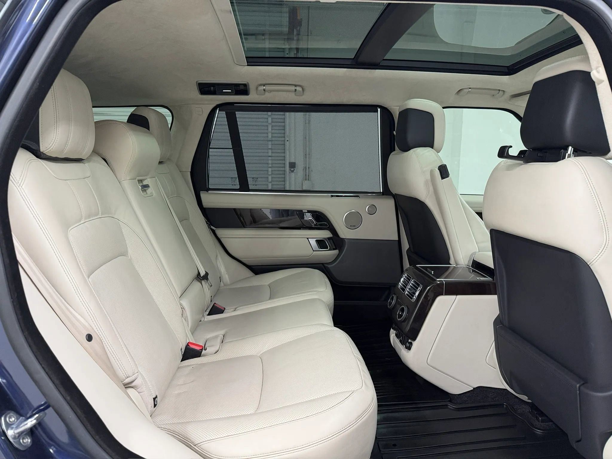 Used 2019 Land Rover Range Rover Long Wheelbase Supercharged AWD/4WD image 15
