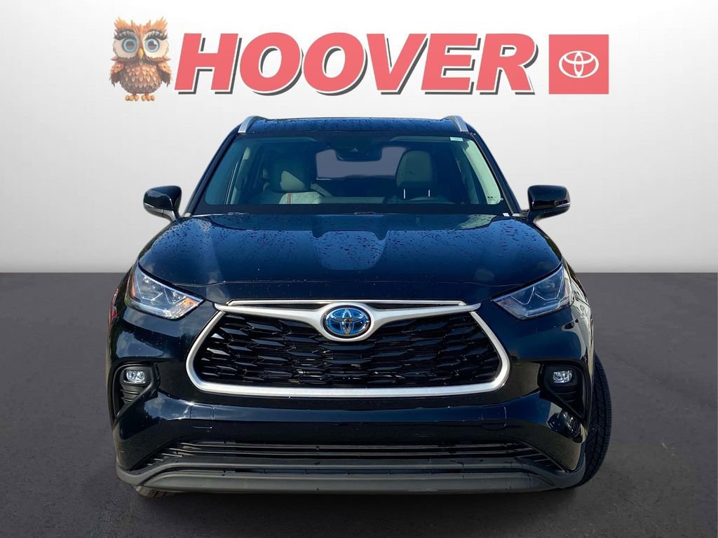 Used 2023 Toyota Highlander Bronze Edition FWD image 6