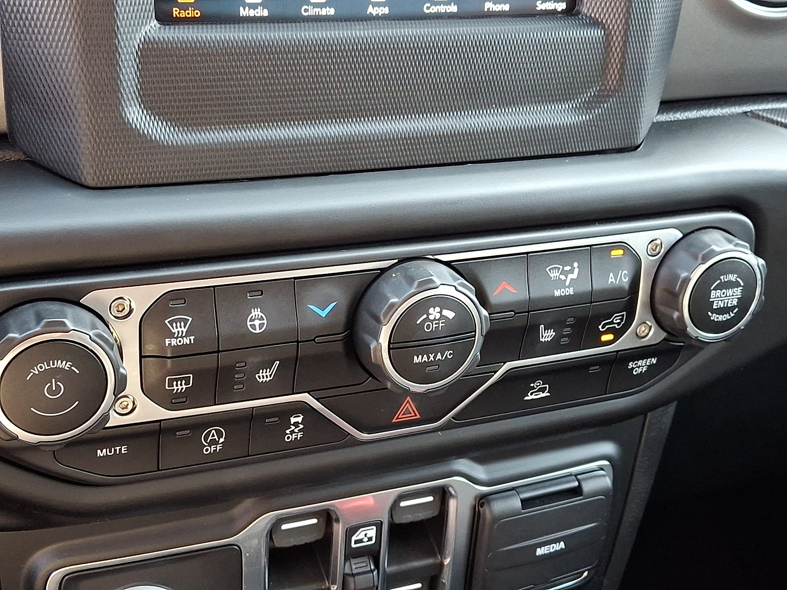 Used 2023 Jeep Wrangler Unlimited Sport AWD/4WD image 17