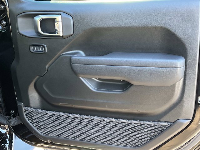 Used 2025 Jeep Gladiator Mojave AWD/4WD image 22