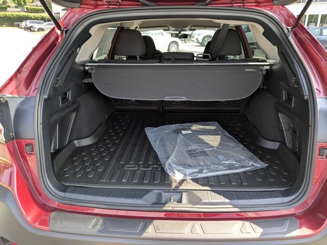 Used 2025 Subaru Outback Premium AWD/4WD image 32
