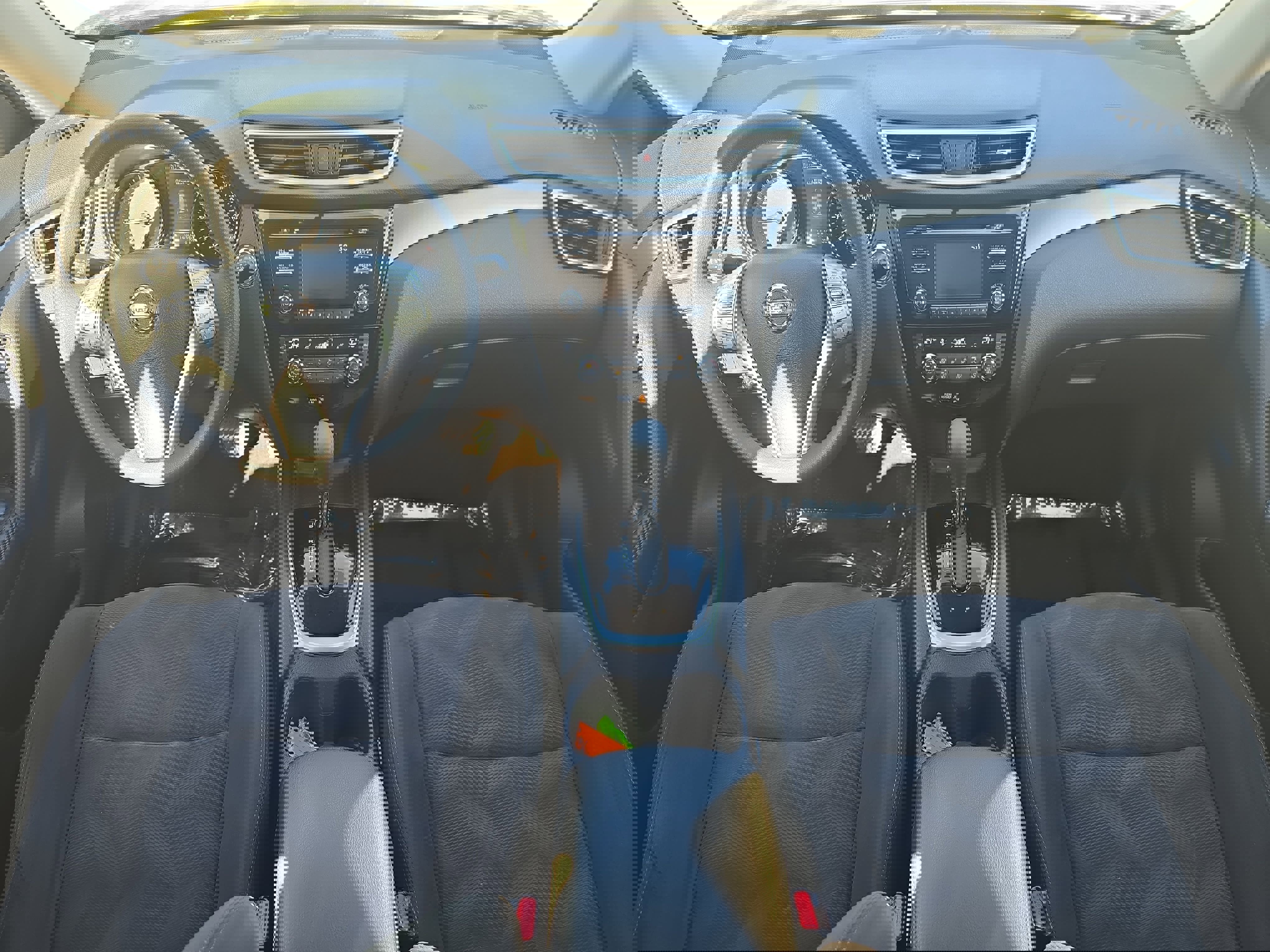 Used 2015 Nissan Rogue SV image 9