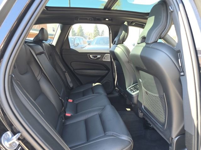 Certified 2025 Volvo XC60 B5 Ultra image 19