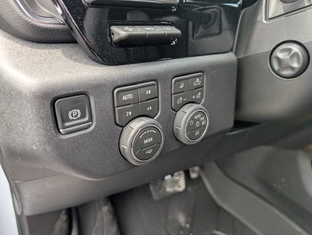 New 2026 Chevrolet Silverado 1500 High Country AWD/4WD image 18
