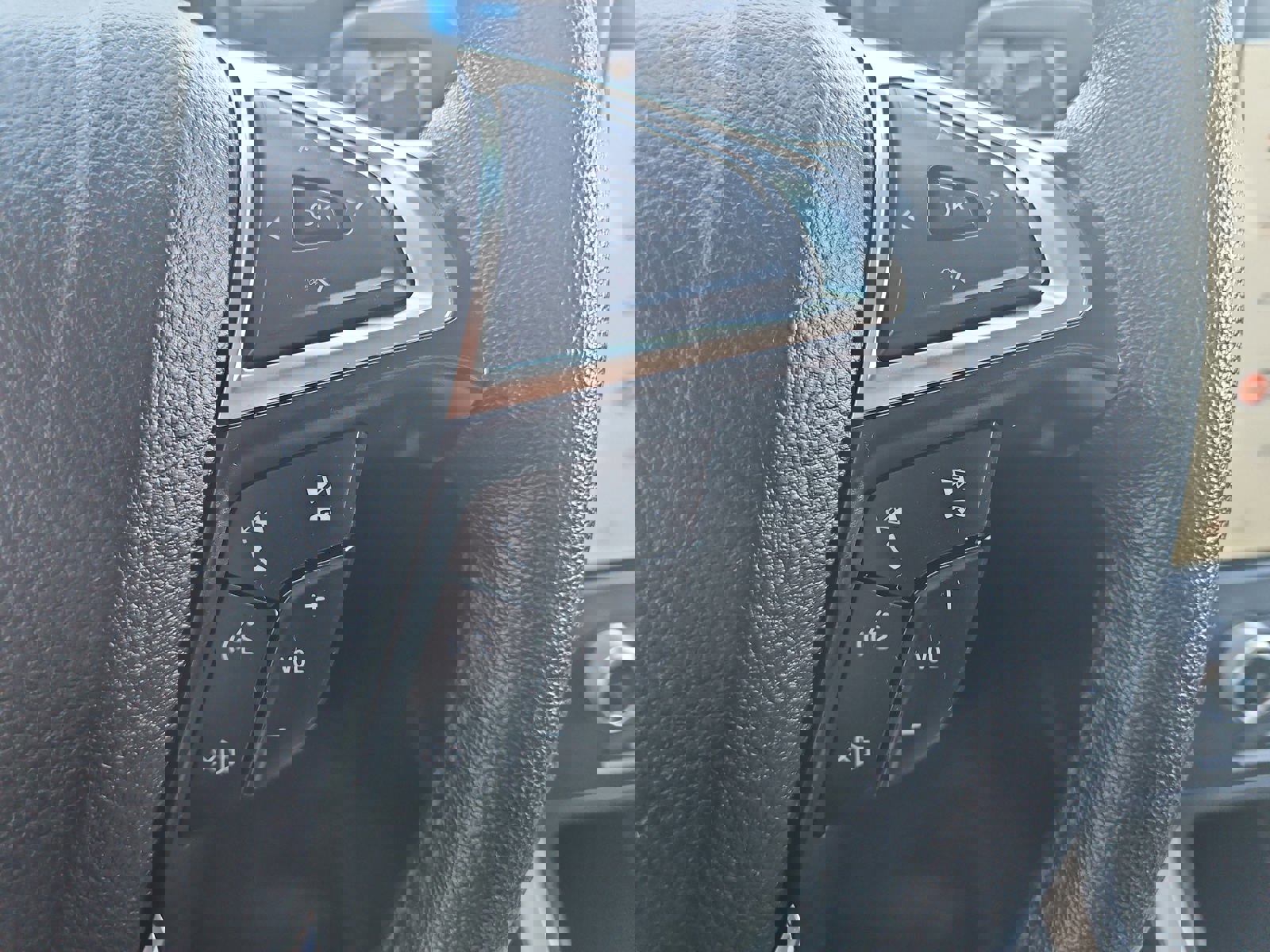 Used 2024 Ford Edge SEL image 13