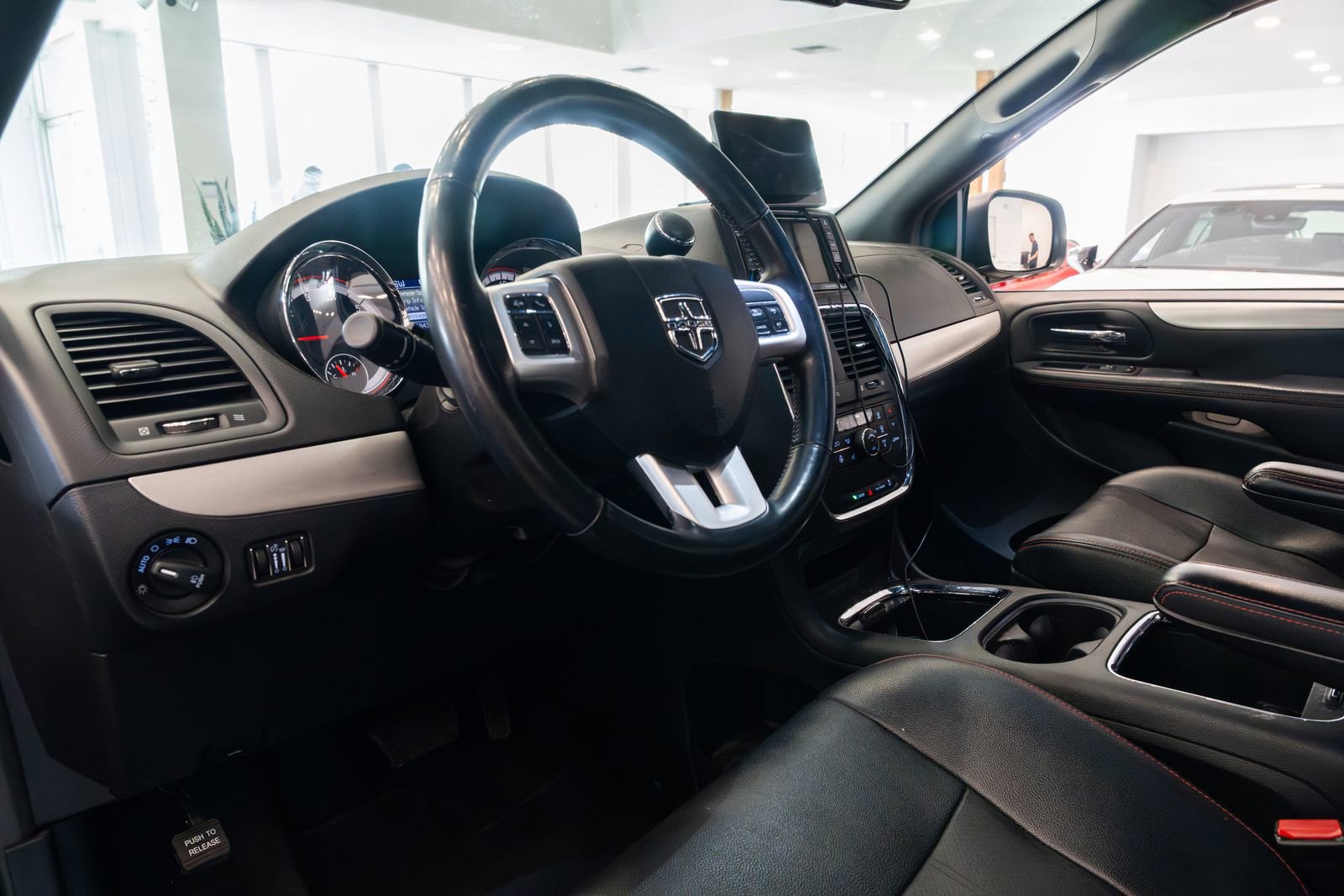 Used 2018 Dodge Grand Caravan GT FWD image 8