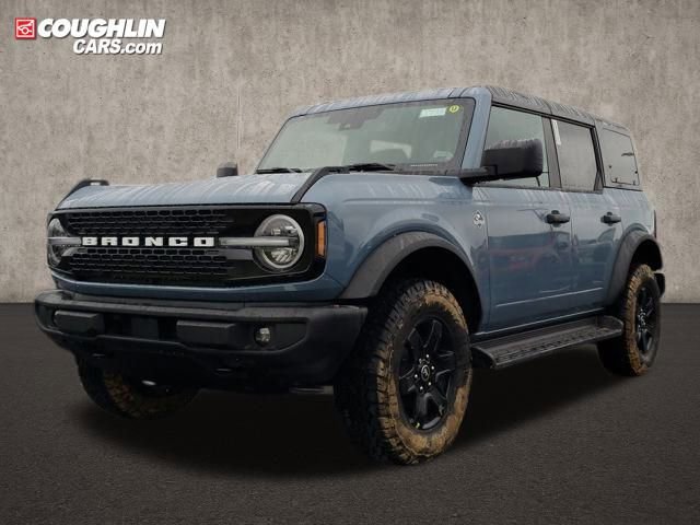New 2025 Ford Bronco Outer Banks w/ Black Appearance Package image 3