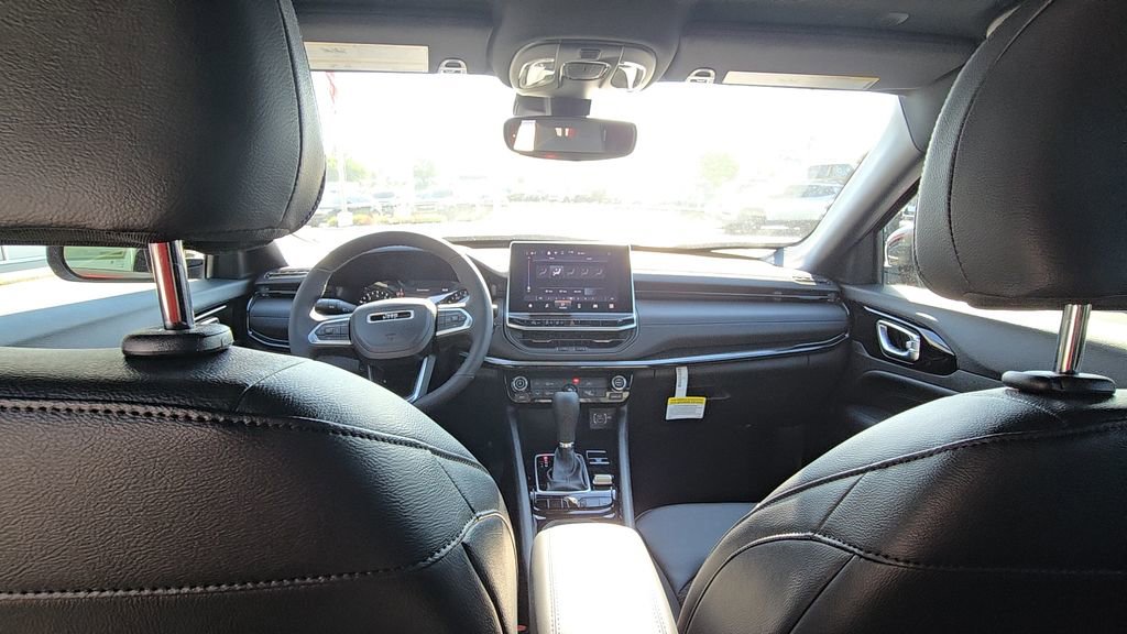 New 2026 Jeep Compass Latitude image 21