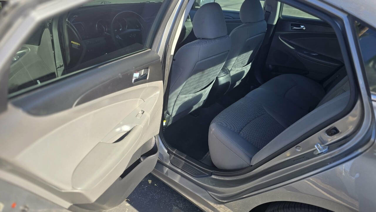 Used 2013 Hyundai Sonata GLS w/ Popular Equipment Pkg image 12