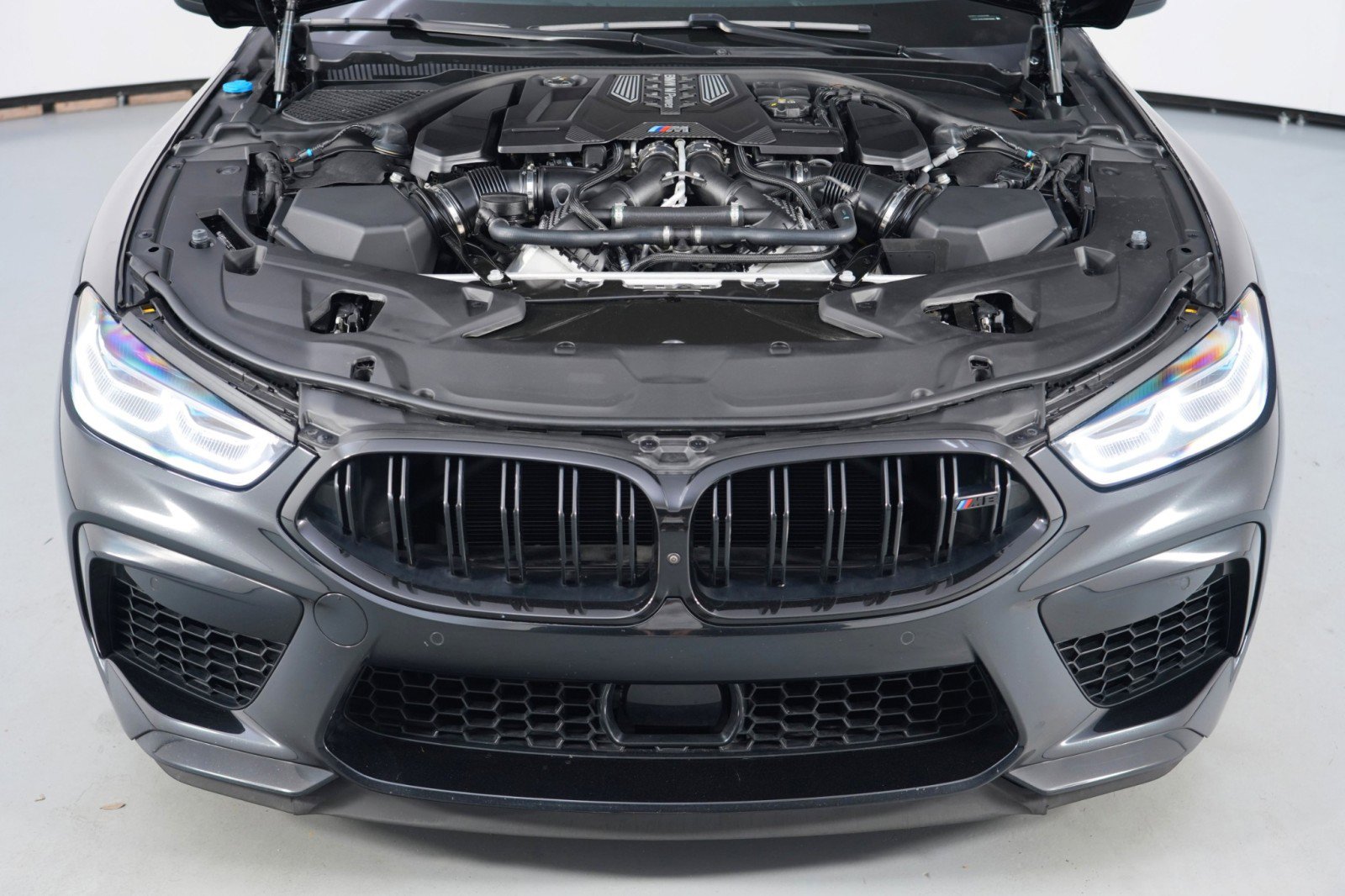 Used 2025 BMW M8 Competition image 8