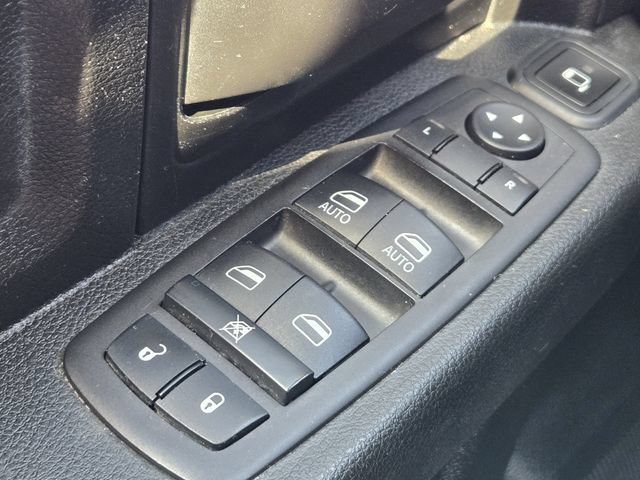 Used 2024 RAM 5500 Tradesman w/ Chrome Appearance Group AWD/4WD image 29