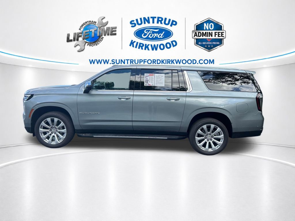 Used 2025 Chevrolet Suburban Premier RWD image 2