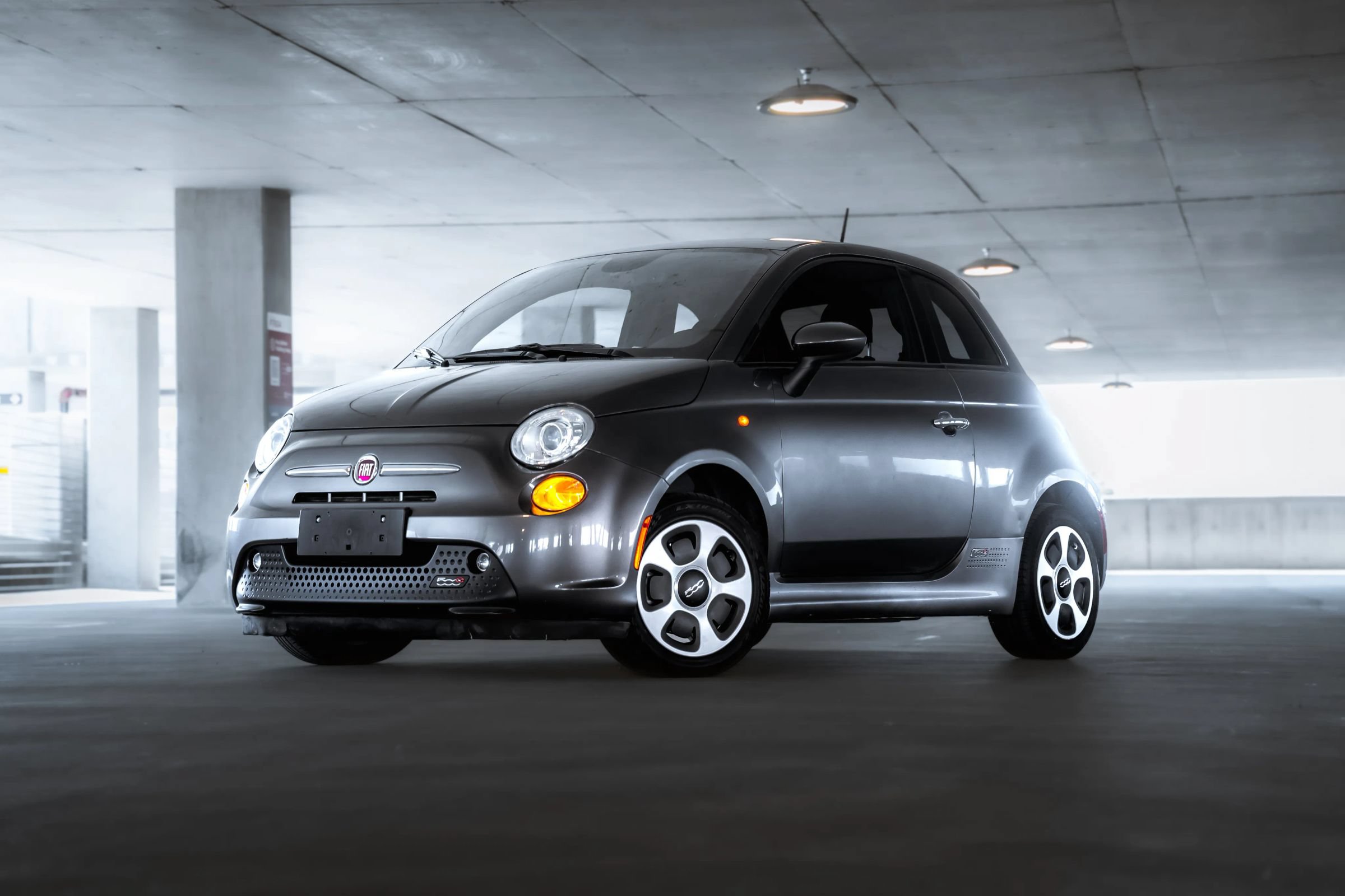 Used 2015 FIAT 500 e FWD image 1