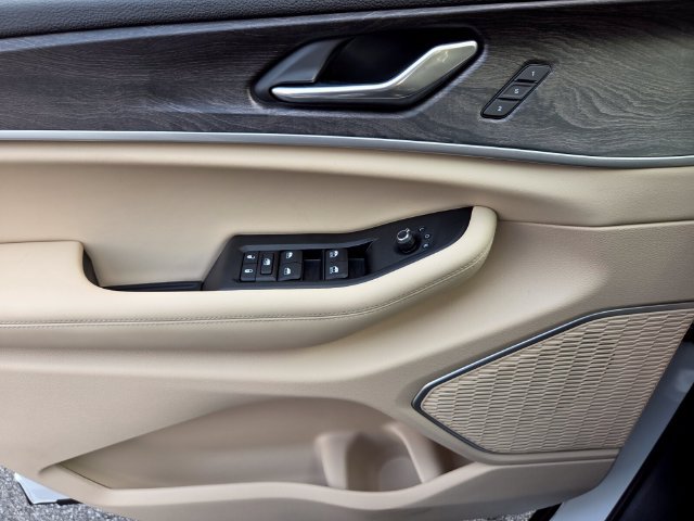 New 2026 Jeep Grand Cherokee Limited w/ Luxury Tech Group II RWD image 25