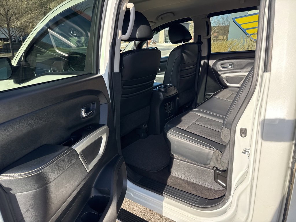 Used 2018 Nissan Titan PRO-4X image 12