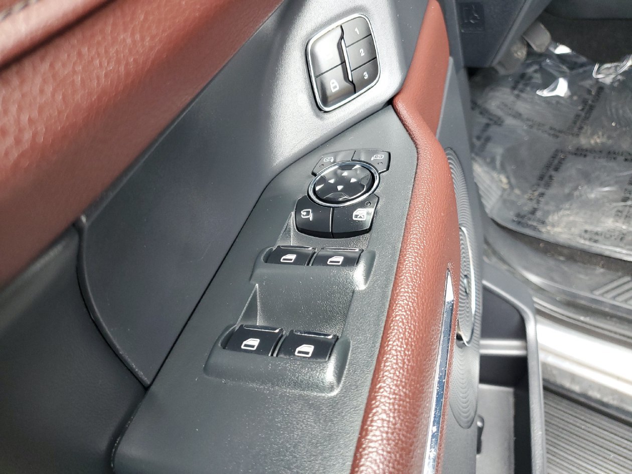 Used 2024 Ford Expedition Limited RWD image 17