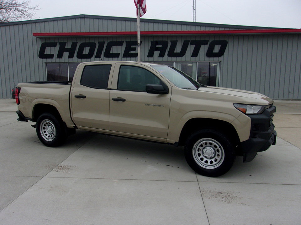 Used 2023 Chevrolet Colorado W/T image 2