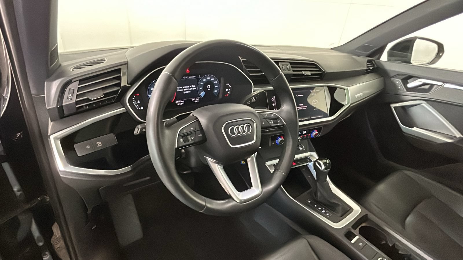 Used 2025 Audi Q3 2.0T Premium AWD/4WD image 13