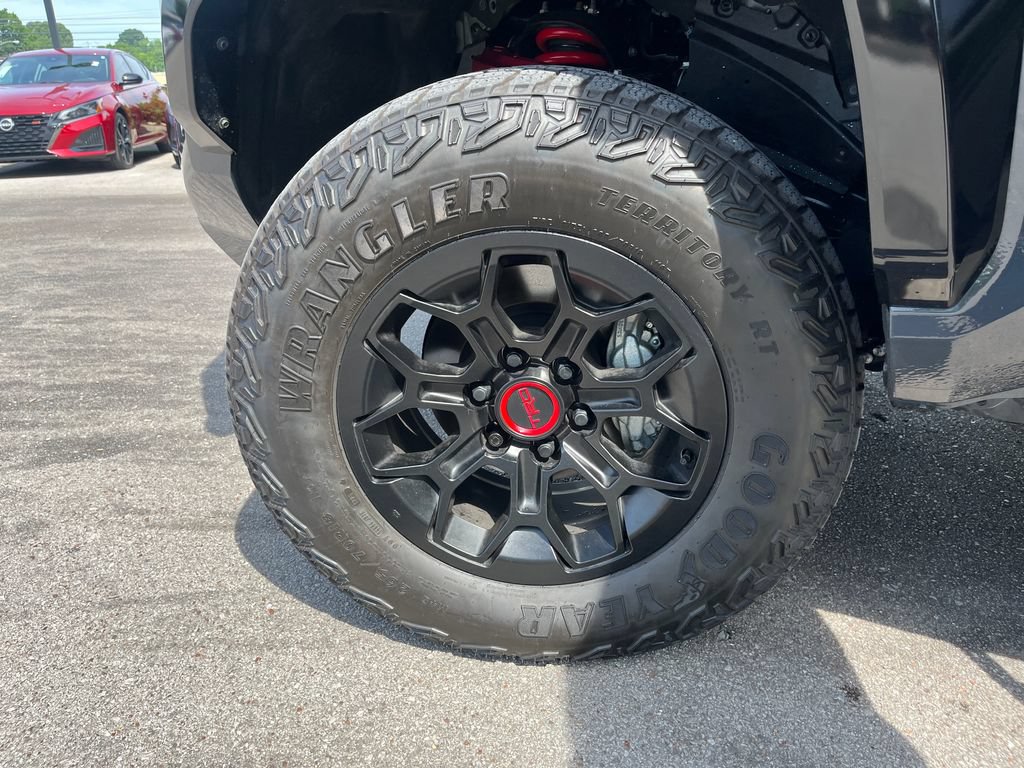 Used 2025 Toyota Tacoma TRD Pro AWD/4WD image 27