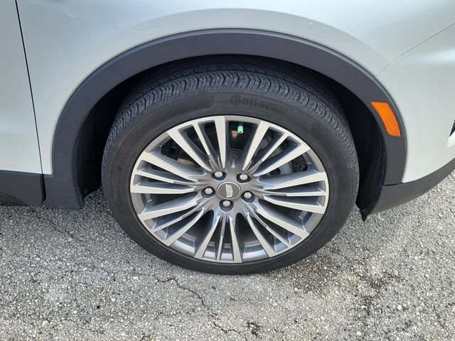 Used 2024 Cadillac XT4 Premium Luxury AWD/4WD image 7