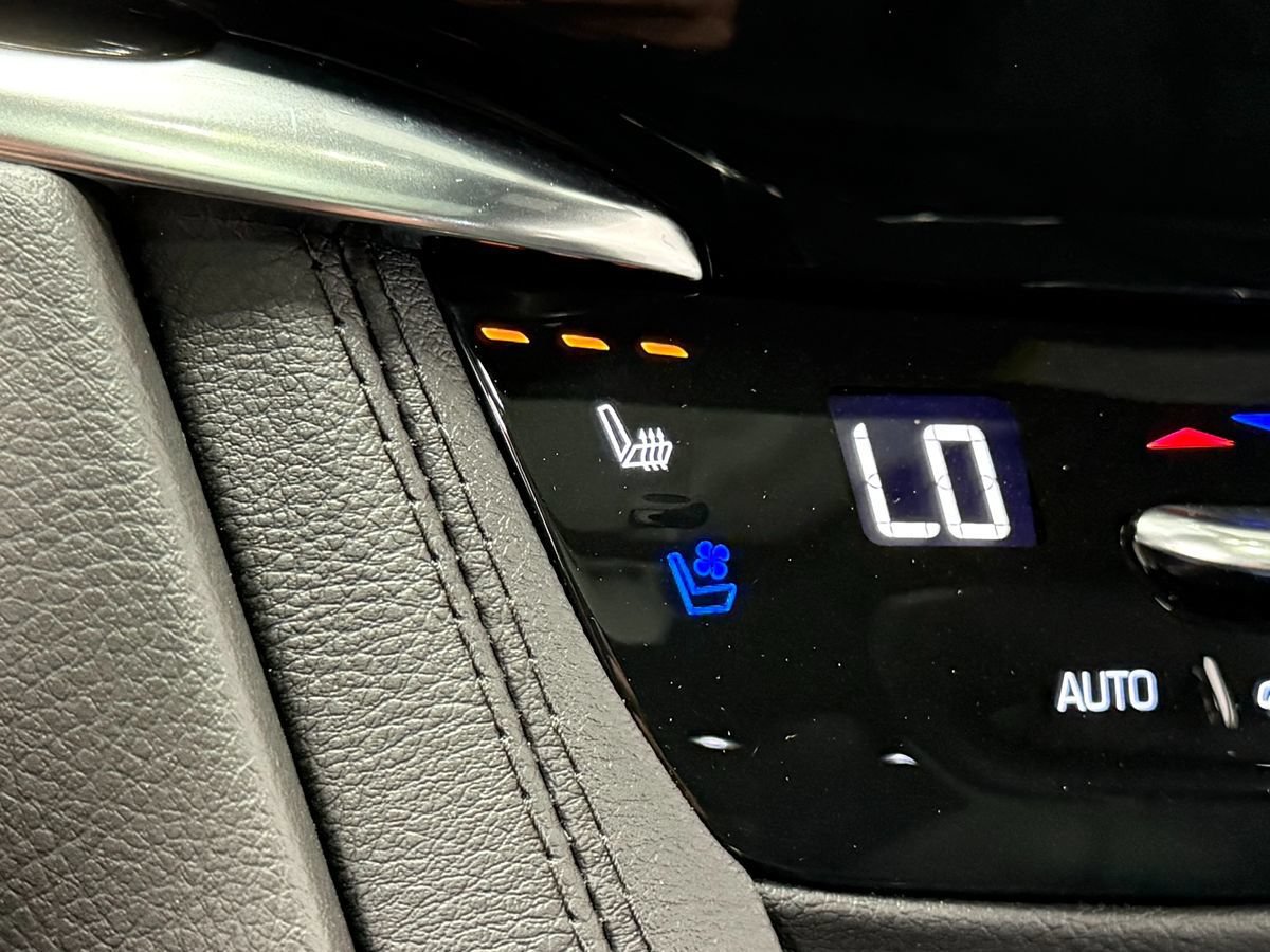 Used 2023 Cadillac XT6 Sport w/ Technology Package AWD/4WD image 27