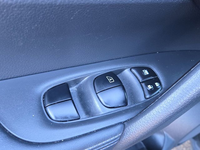 Used 2018 Nissan Rogue S image 17