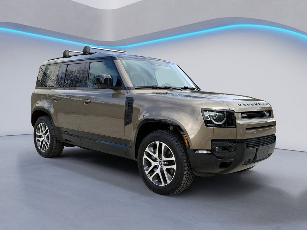 Used 2025 Land Rover Defender 110 X-Dynamic SE AWD/4WD image 7