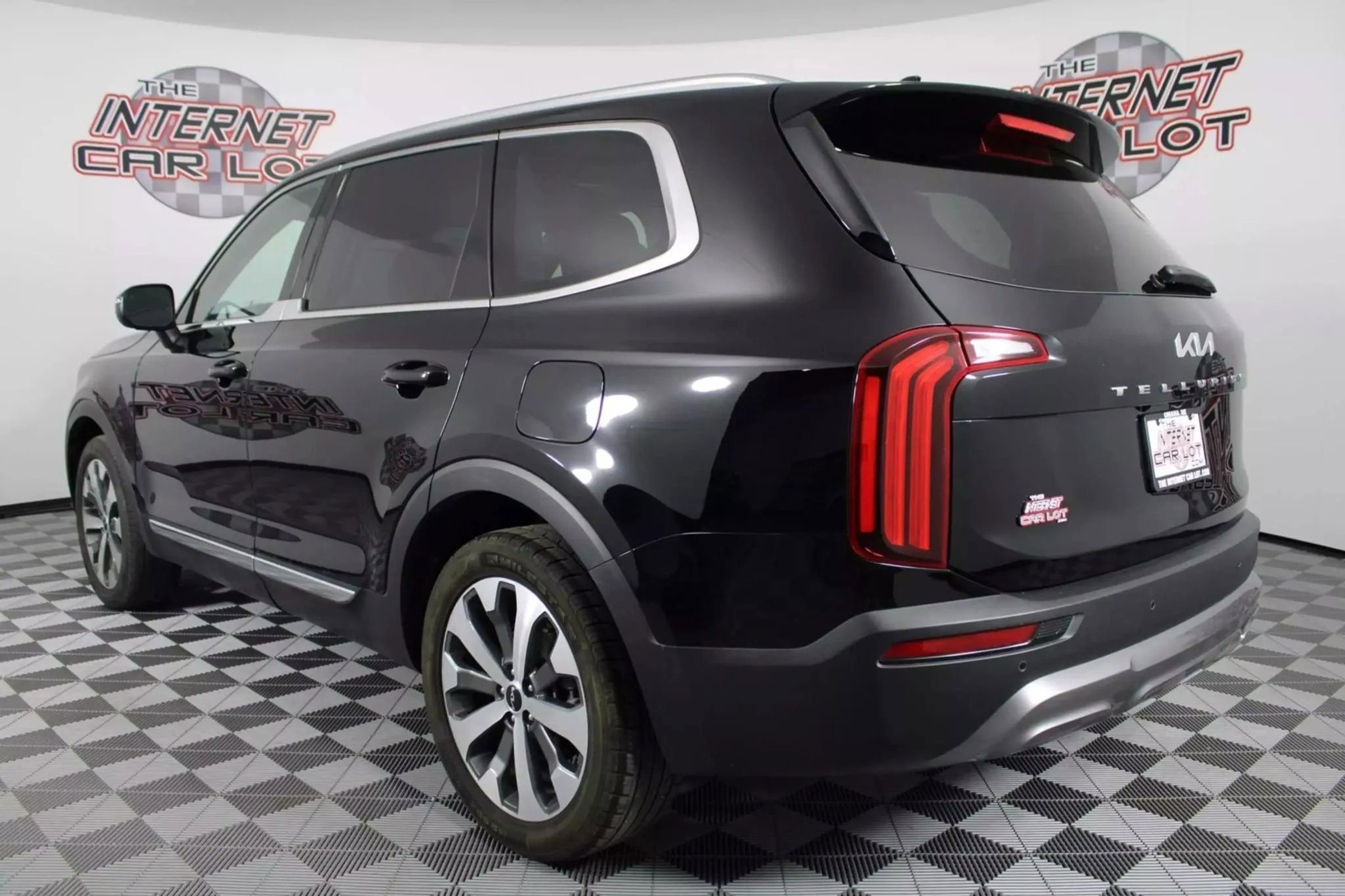 Used 2022 Kia Telluride EX w/ EX Premium Package FWD image 5
