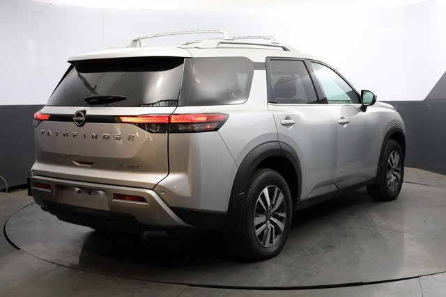 Certified 2024 Nissan Pathfinder SL image 5