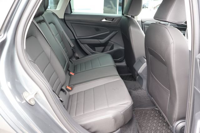 Used 2024 Volkswagen Jetta SE FWD image 21