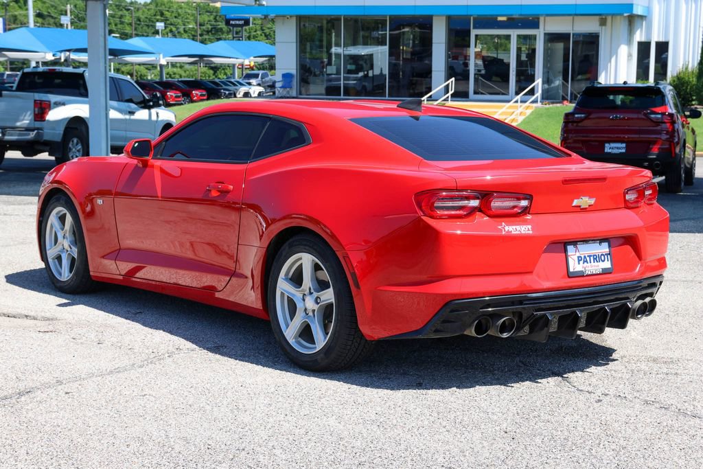 Used 2019 Chevrolet Camaro LT RWD image 3