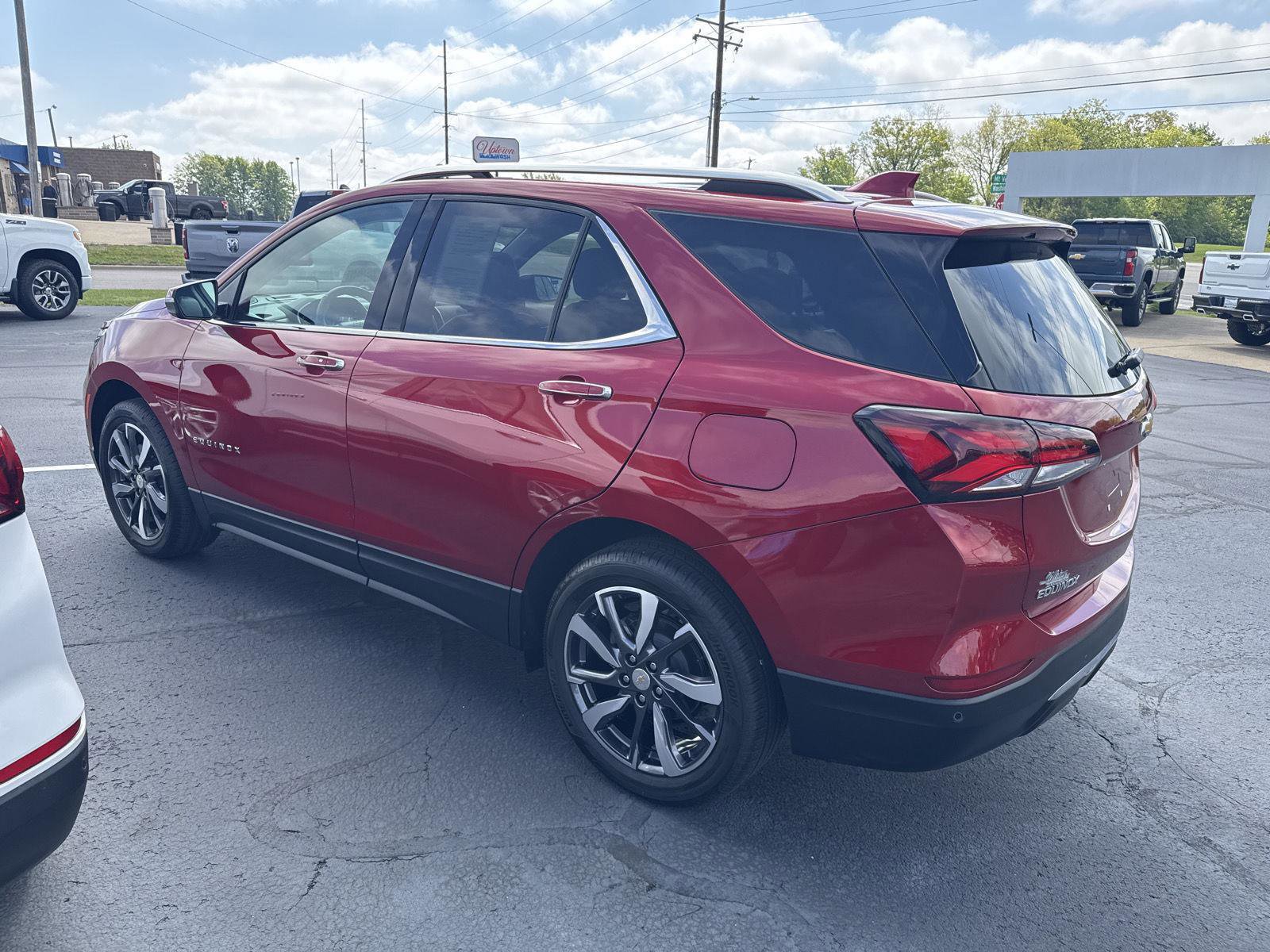 Used 2024 Chevrolet Equinox Premier AWD/4WD image 5