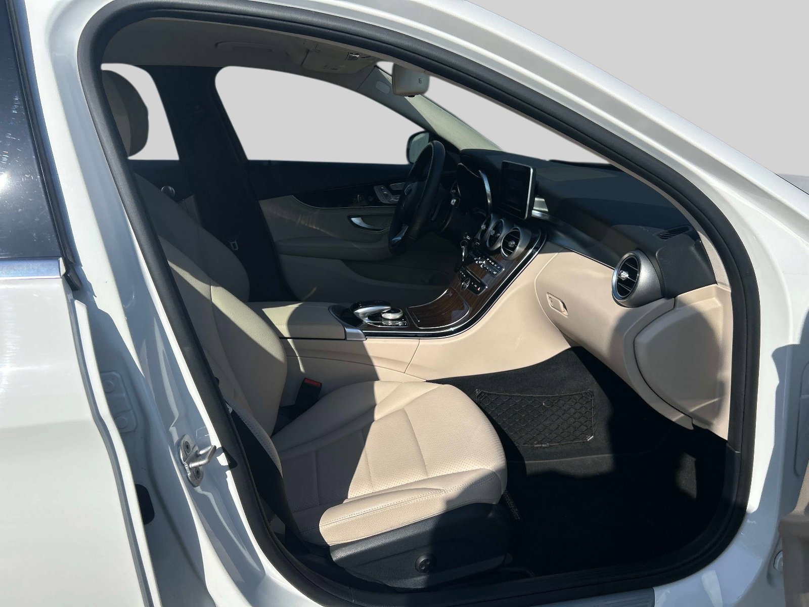 Used 2015 Mercedes-Benz C 300 4MATIC Sedan image 16