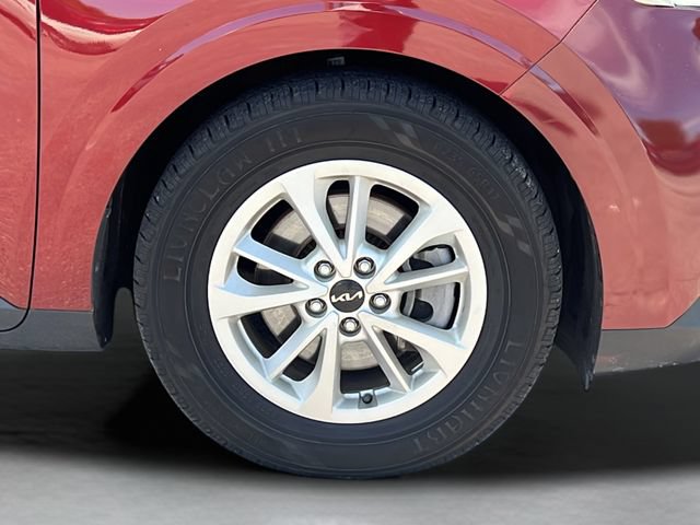Used 2024 Kia Carnival LX FWD image 13