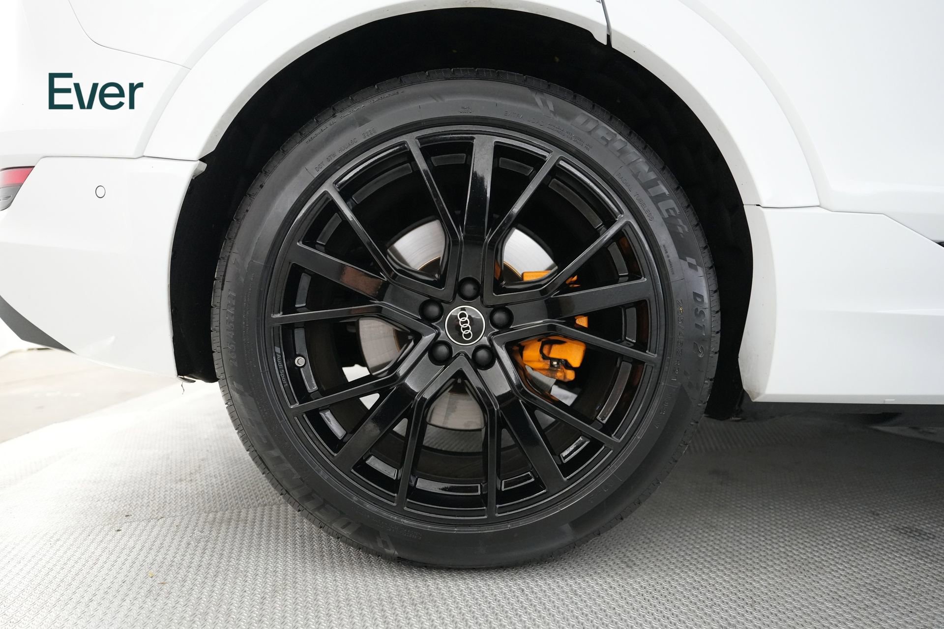 Used 2023 Audi e-tron Chronos image 9