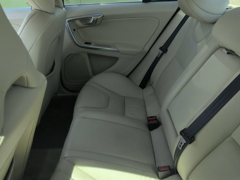 Used 2012 Volvo S60 T5 w/ Climate Pkg FWD image 11