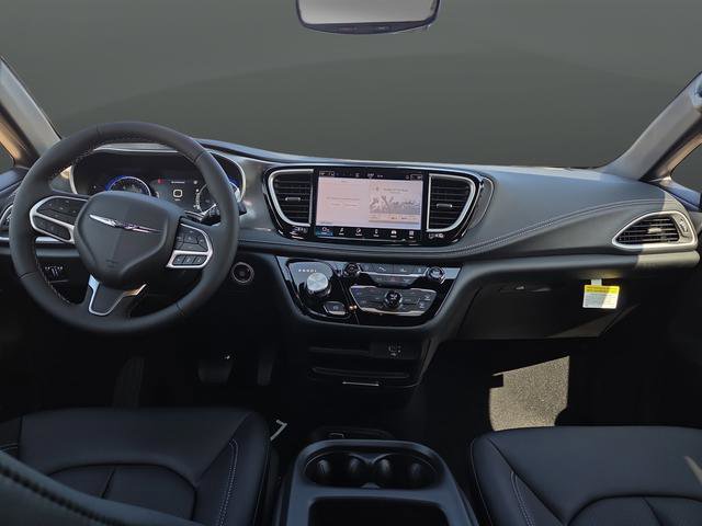 New 2026 Chrysler Pacifica Select FWD image 5