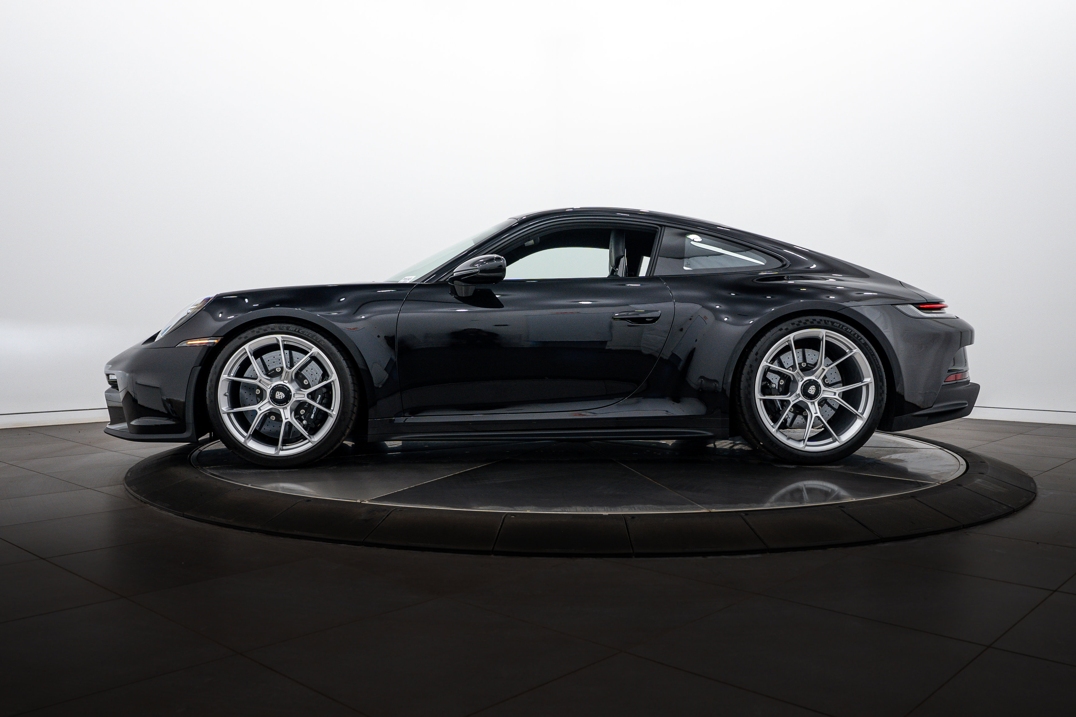 Certified 2023 Porsche 911 GT3 RWD image 2