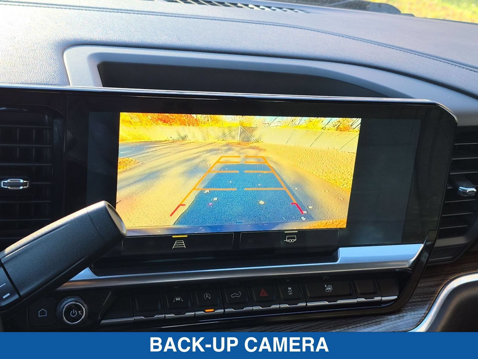 Used 2023 Chevrolet Silverado 1500 LT AWD/4WD image 23