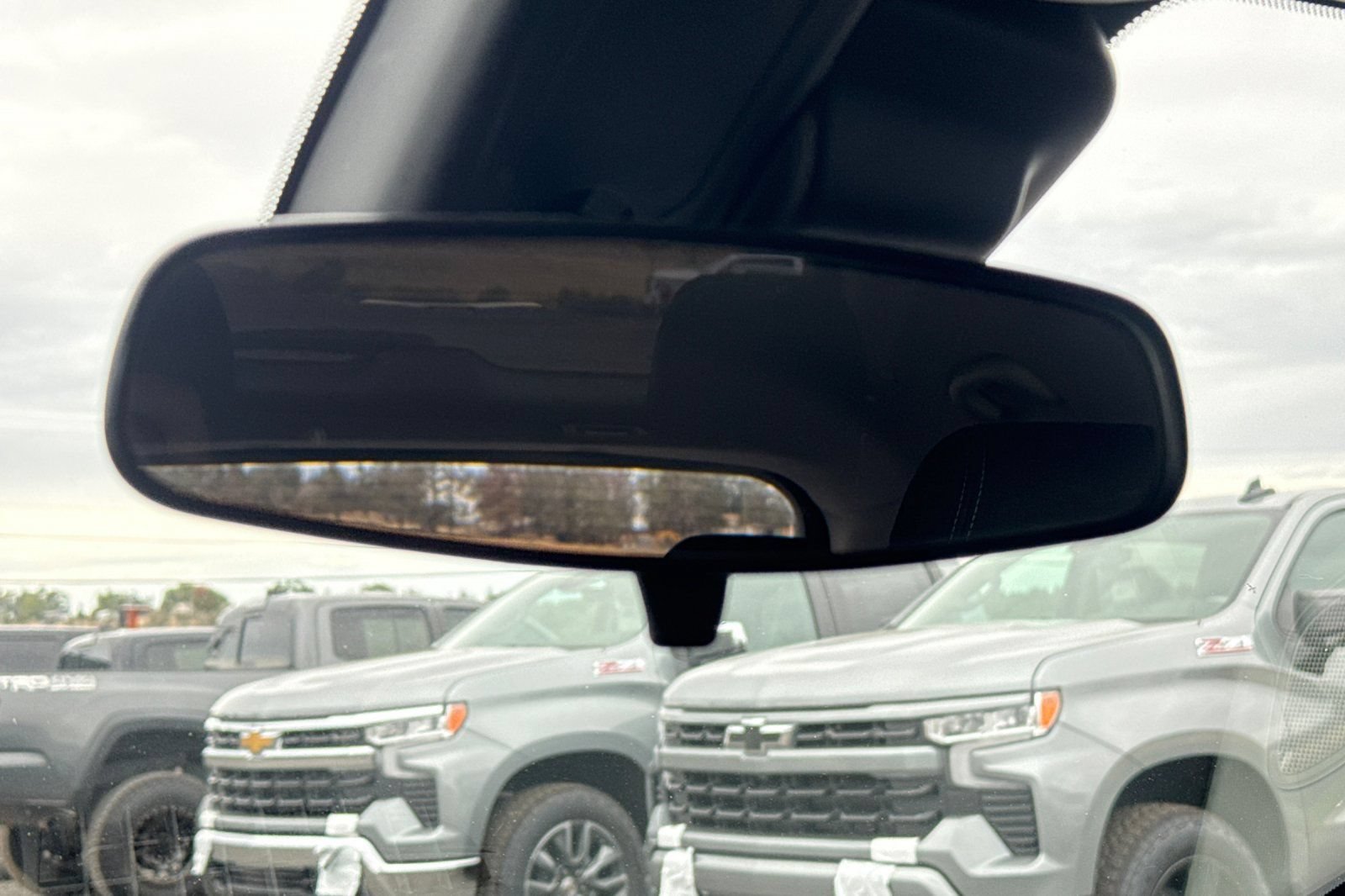 Used 2025 Chevrolet TrailBlazer LT AWD/4WD image 24