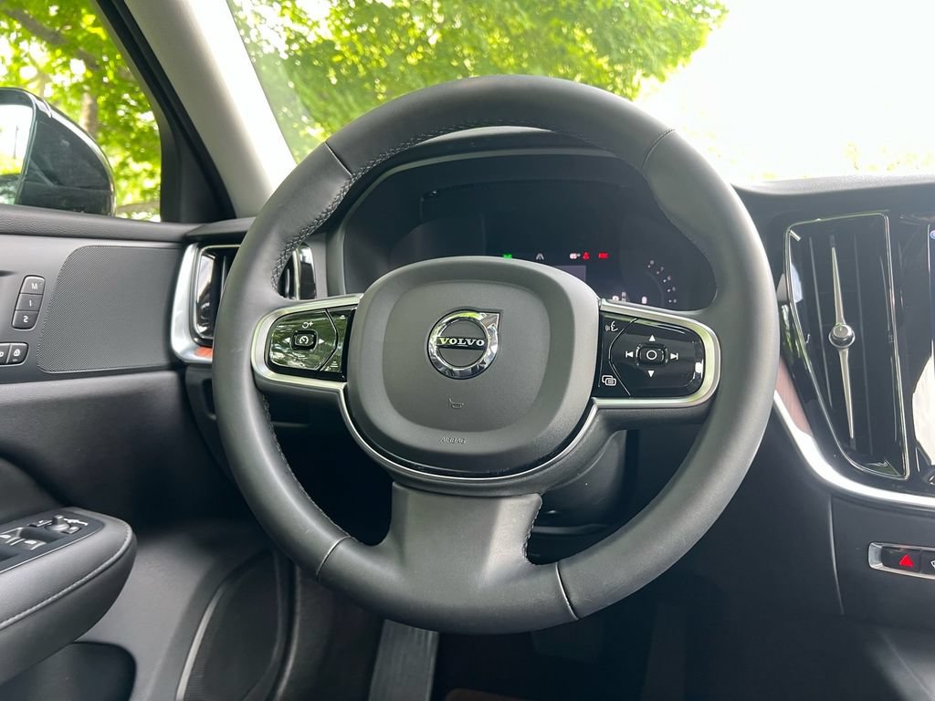 Certified 2024 Volvo S60 B5 Plus AWD/4WD image 25