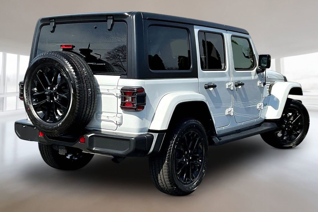 Used 2023 Jeep Wrangler Unlimited Sahara w/ Cold Weather Group image 6