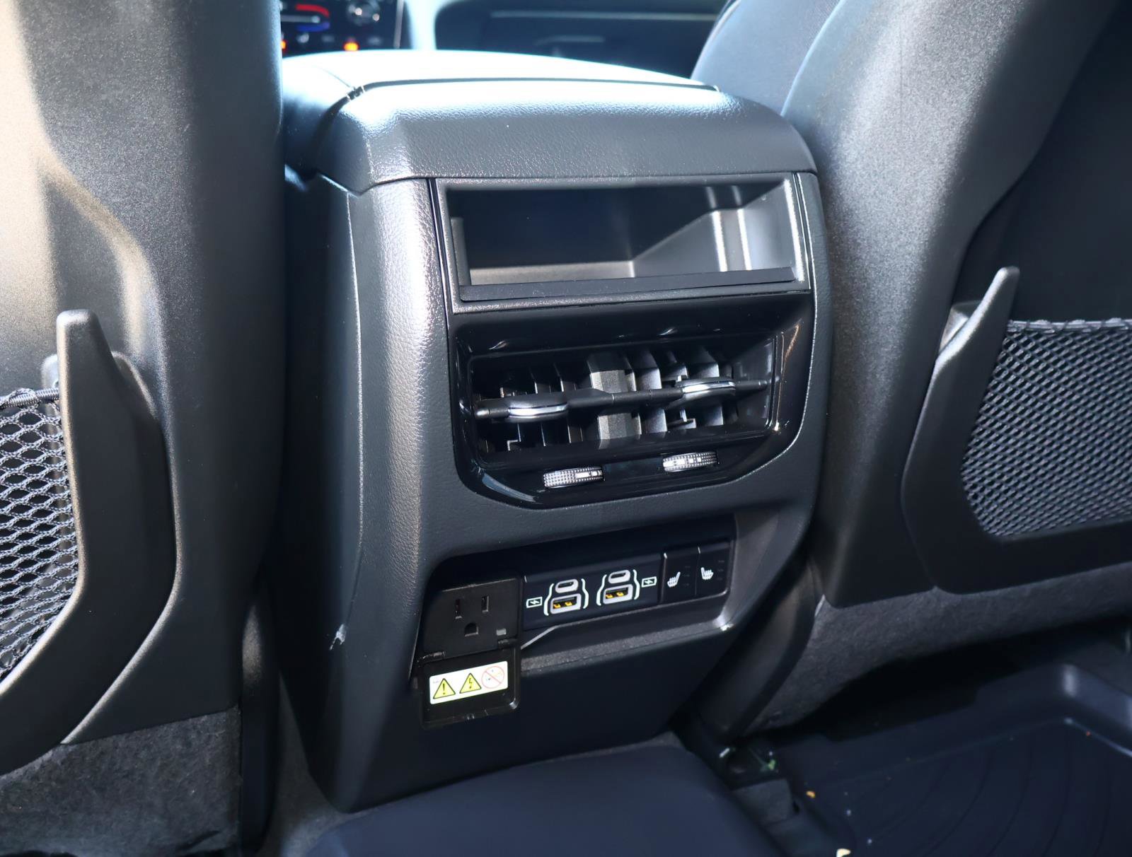 Used 2025 Jeep Grand Cherokee Overland image 15