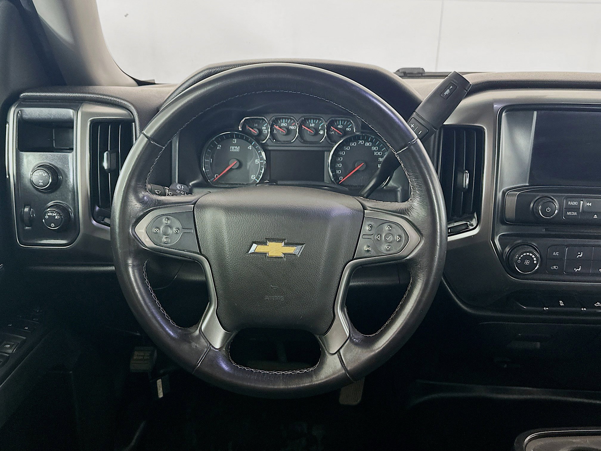 Used 2018 Chevrolet Silverado 1500 LT AWD/4WD image 17